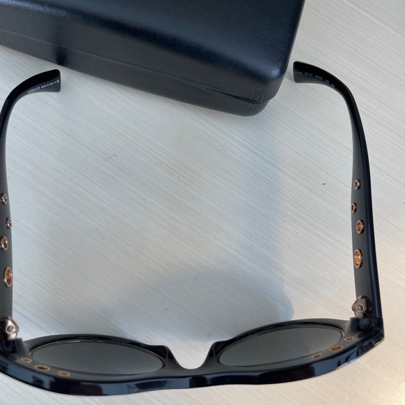 Versace Awesome Black Sunglasses - Model 4320- Made In Italy - Picture 5 of 10